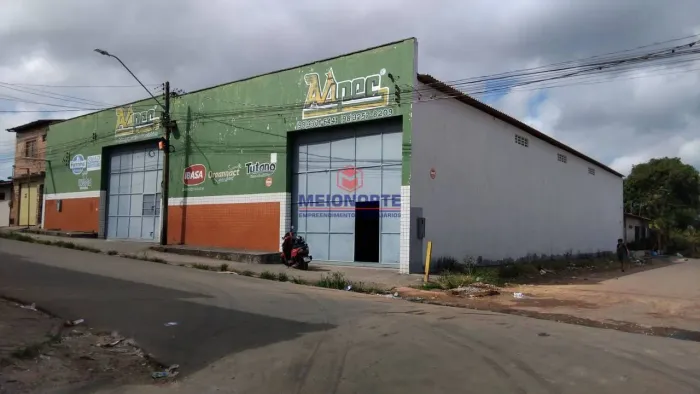 # Galpão São Cristóvão 720 m², pertinho do Banco do Brasil