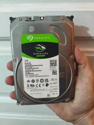 HD Seagate BarraCuda 4TB  ligado nem 50 vezes.