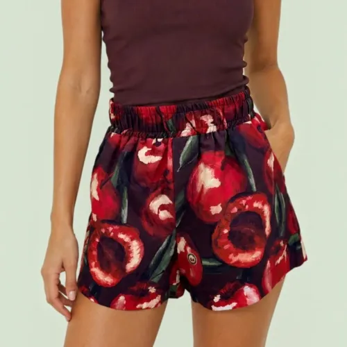 FARM short novo PP. Short Cereja Pintada PP