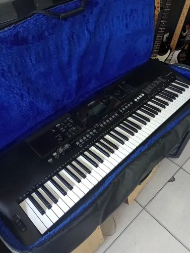 Teclado Yamaha PSR Ew 410