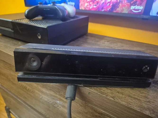 VENDO XBOX ONE + KINECT + 2 CONTROLES