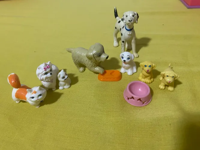 Lote de Mini Pets Vintage (Cachorros, Gatos e Comedouros) Barbie e Kelly Original Mattel.