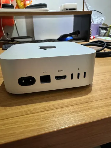 Mac Mini M4 16gb RAM e 256gb de armazenamento