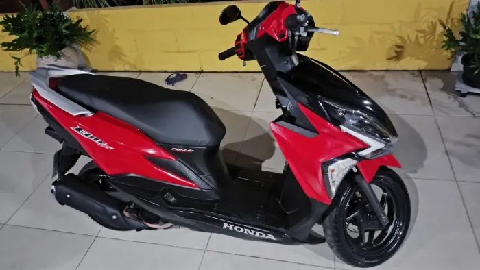 Excelente Honda Elite 2022