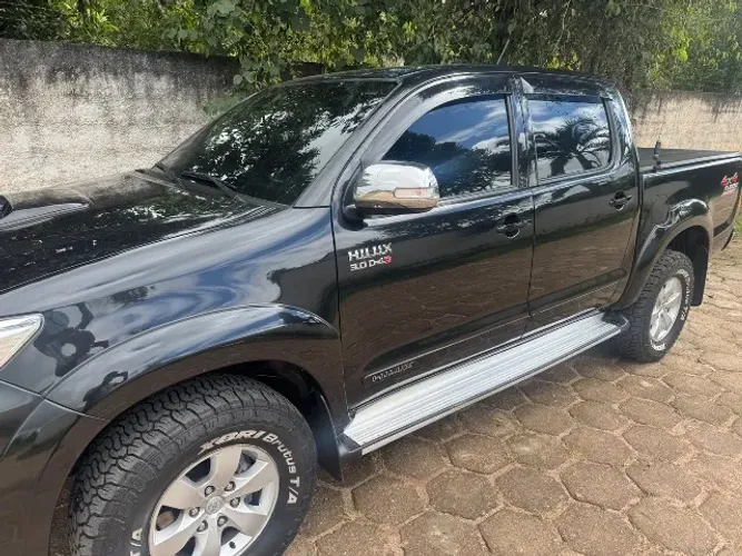 Toyota Hilux CD SRV D4-d 4X4 3.0 TDI Diesel AUT 2013