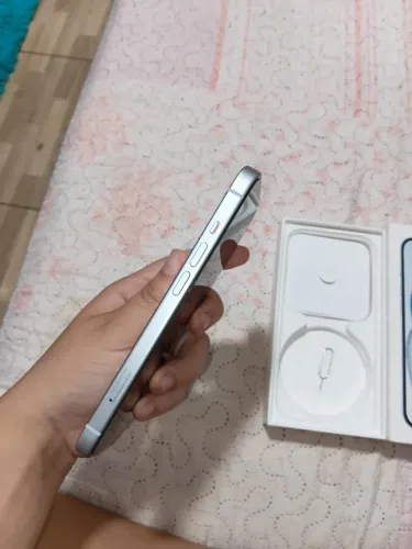 iPhone 15 novo