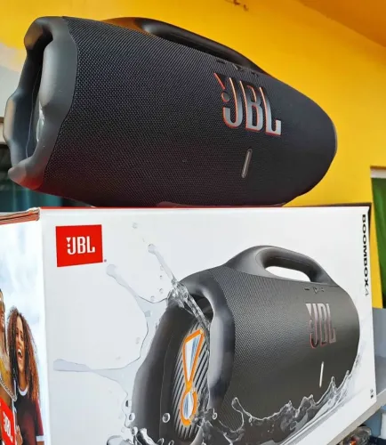 Boombox 4 JBL