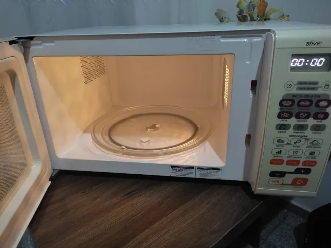 Forno microondas Brastemp usado