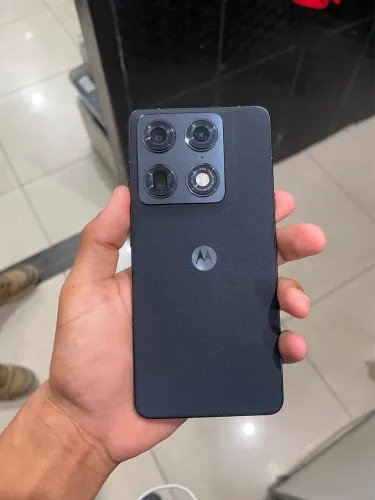 Celular Motorola Signature 512gb (12GB RAM + 12GB RAM Boost)
