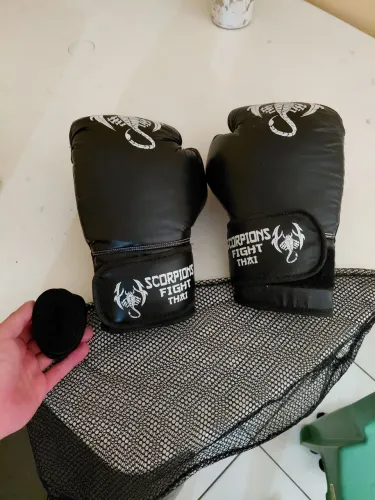 Kit muay thai Luva, sacola e bandagem. Pouco uso