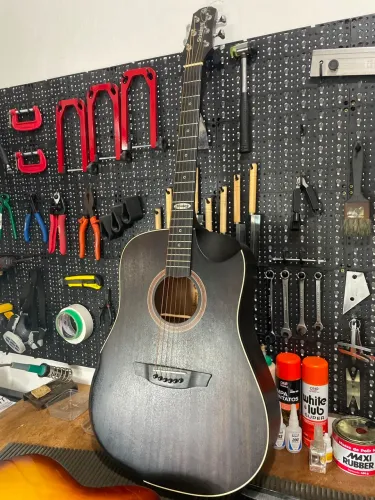 Vende-se violão Strinberg em ótimo estado