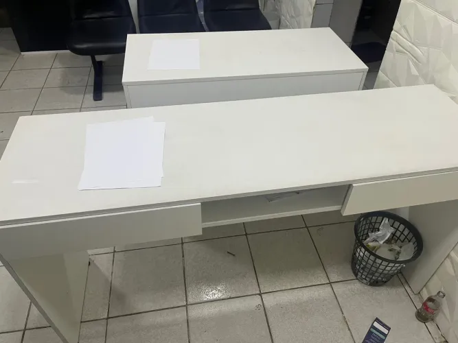 2 Birôs de escritórios, mesas