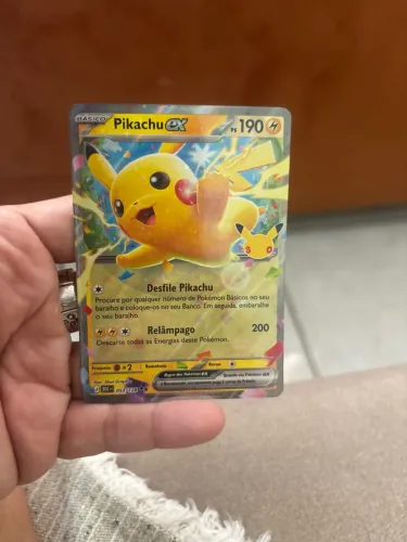 Carta Pokémon Pikachu ex