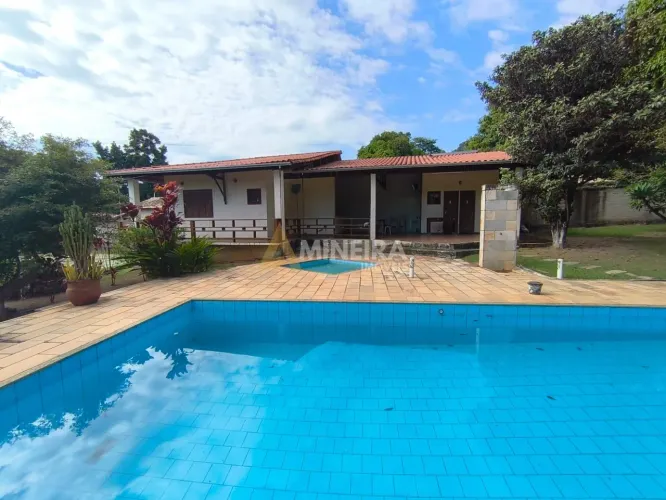 Casa ou Sitio 5 quartos, 3 suítes, piscina, área verde - 3.000mt² - Cond. Vale do Ouro