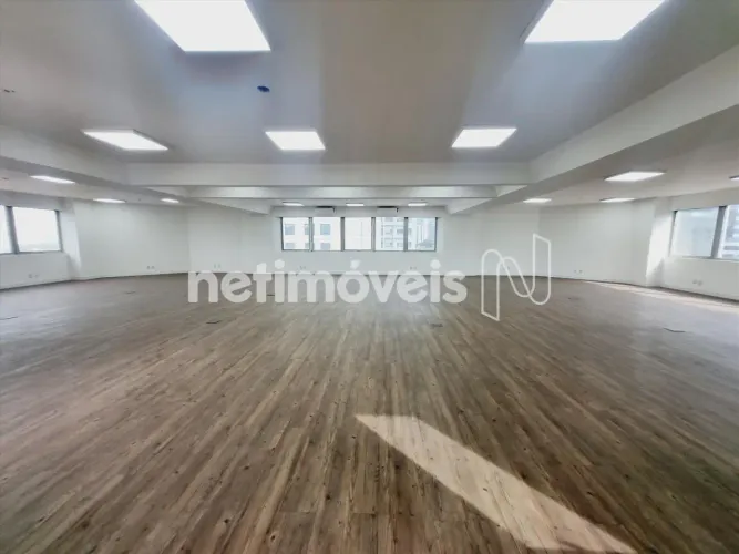 Aluga se sala comercial na berrini 204m2