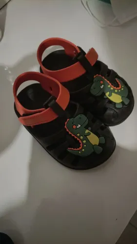 Duas Sandálias de bebê 