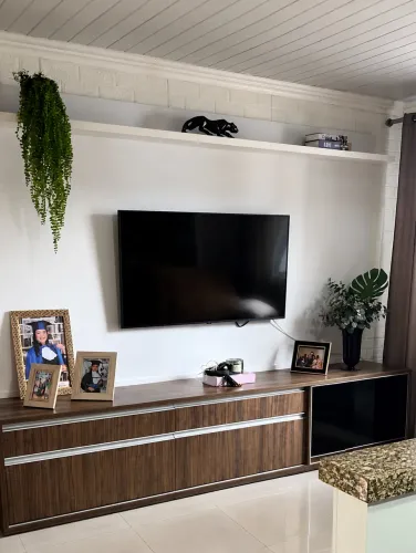 Vendo rack com painel em ótimo estado