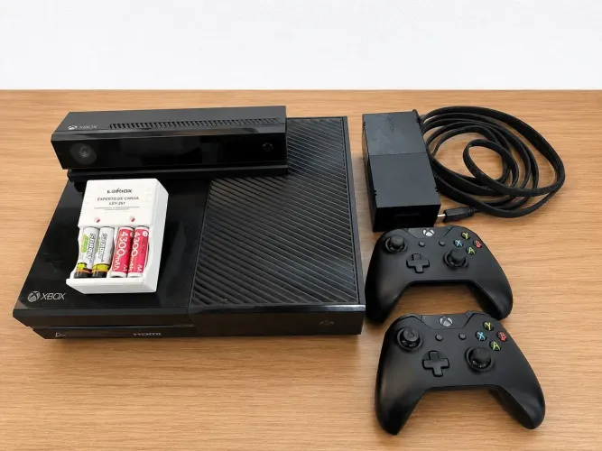 Xbox One + 2 Controles Originais + Kinect