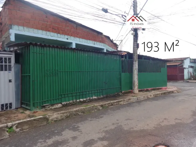 QR 512 Ótimo Esquinão 193 m² com 2 Casas na Laje com 2 Quartos Mais 1 Loja Escriturada em