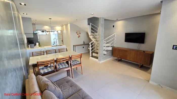 Excelente casa com 3 quartos, sendo 2 suítes, 300 da praia, Stella Maris, Salvador, BA.