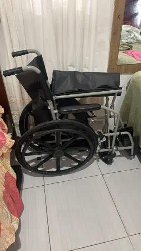 Cadeira de rodas semi novas