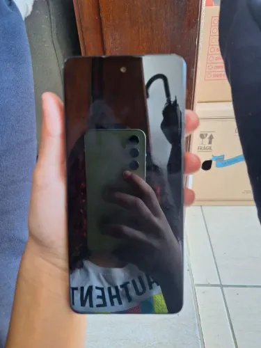 Celular em ótimo estado de conservação