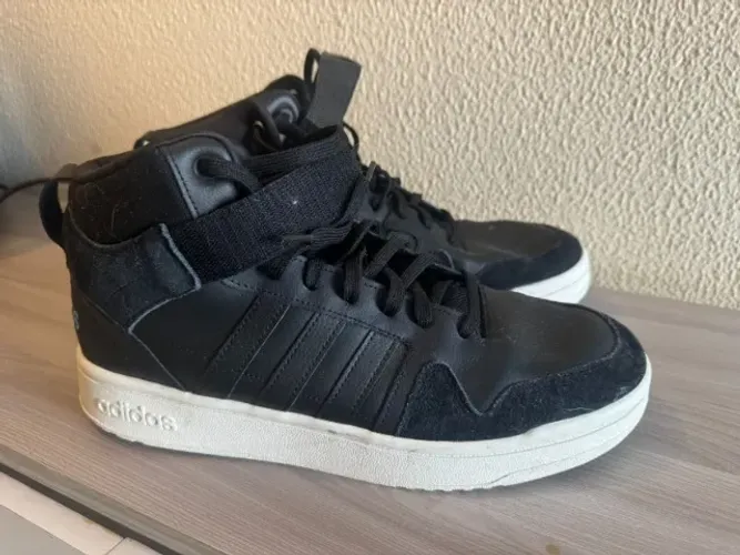 Tênis Bota ADIDAS cano longo de couro