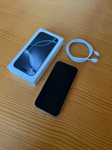 Apple iPhone 16 Pro 128GB Branco - 92% Bateria