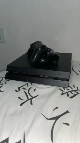 PS4 Fat 500GB + 3 controles + FIFA 20 de Brinde!
