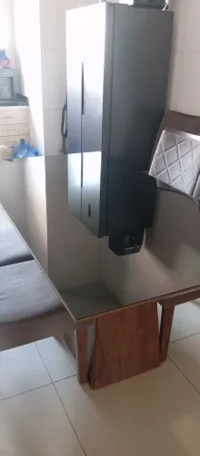Mesa com 4 cadeiras