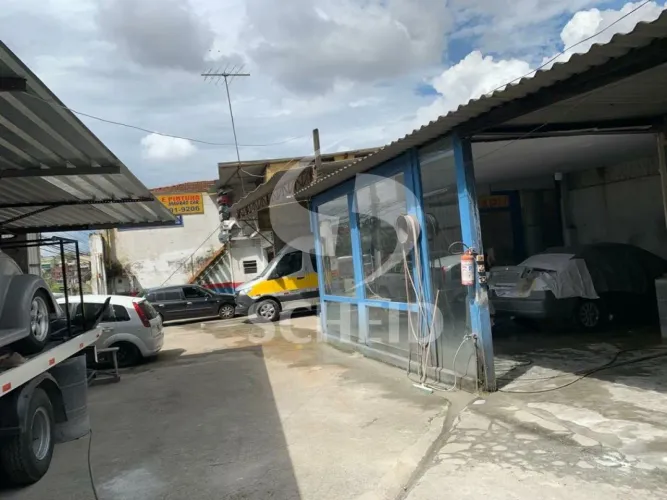 Terreno de 442m2 com pequena construção localizado no Jardim das Flores Zona Sul