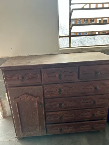 Cômoda de Sucupira 