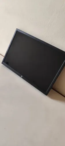 Monitor 19 polegadas HDMI funcionando 100% por R$ 150 em Tubarão! Whats: 48 9  *