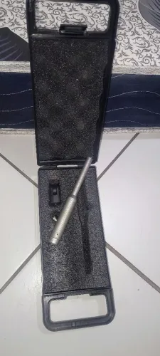 Microfone de alinhamento Behringer