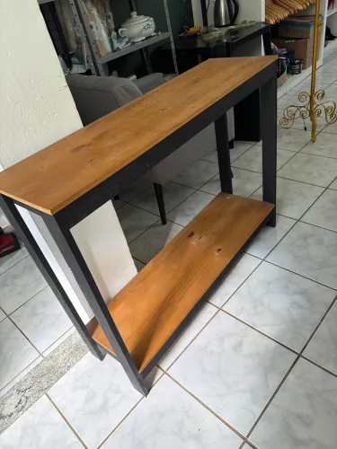 Título: Aparador Industrial Versátil (1m x 30cm) - Ótimo para Decorar!