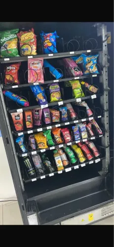 VENDING MACHINE (MAQUINA DE SNACKS E REFRIGERADOS)