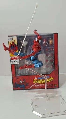 Mafex 075 Spider-Man Homem-aranha