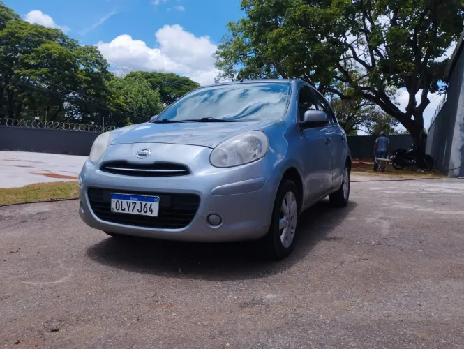 Nissan March SV 1.6 16V Flex Fuel 2013