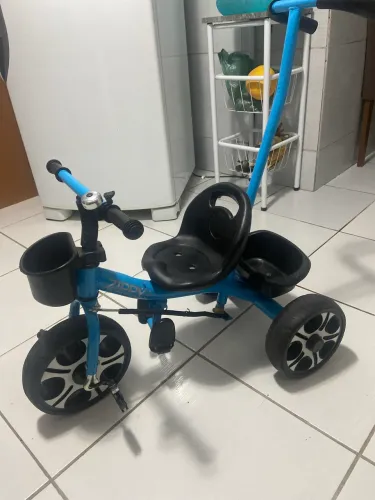 TRICICLO POUCO USADO