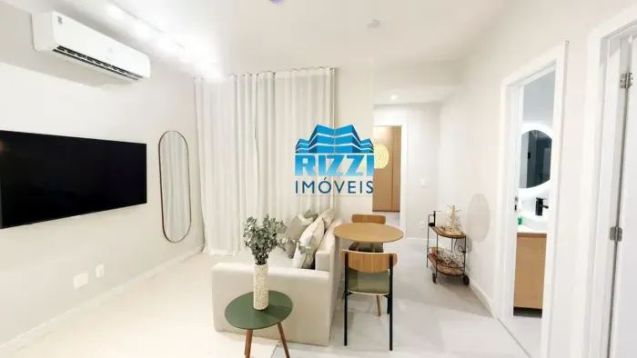 Apartamento em Ipanema Quadra da Praia 2 Quartos Mobiliado