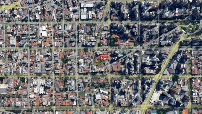 TERRENO COM 605m² | OPORTUNIDADE PARA INCORPORAÇÃO | BATEL.
