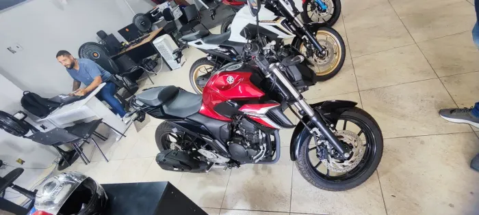 YAMAHA FZ 25 VERMELHA 2024 0 km Shalon veículos Cariacica
