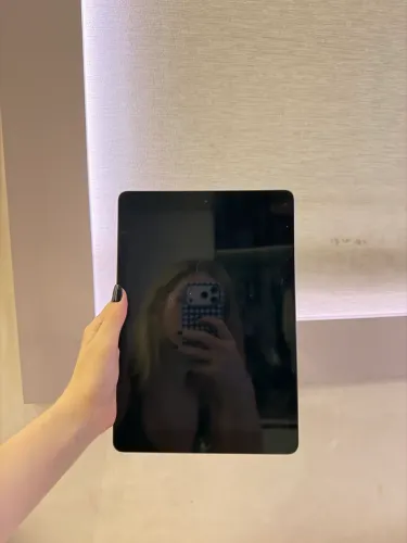 iPad 7, 32GB + Apple Pencil + carregador + capa c/ teclado