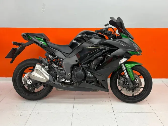 Kawasaki ninja 1000cc 2020 20.000 km aceito trocas !!!