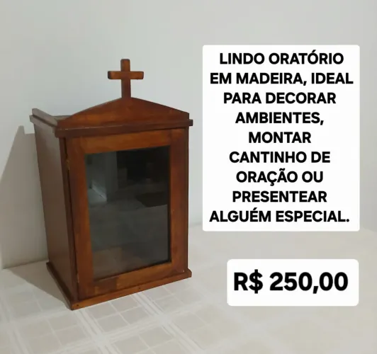 Oratório de Madeira Artesanal