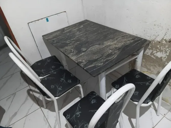 MESA DE TAMPO DE GRANITO