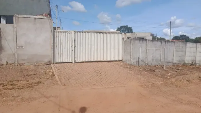 VENDE-SE TERRENO DE 400 METROS, CONDOMINIO MONTE CARLOS, FAZENDA VELHA