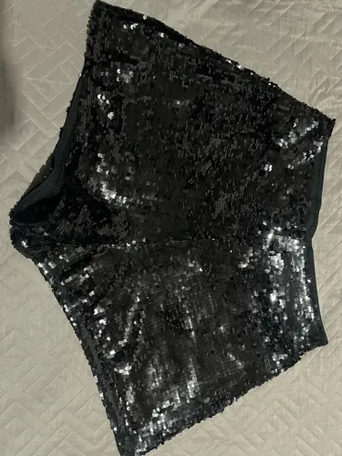 Short Preto de Paetê