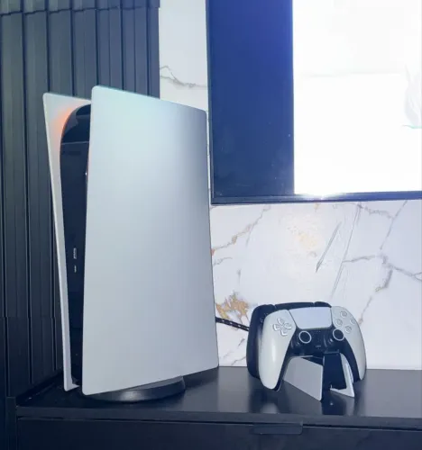 PS5 1TB 2 CONTROLES