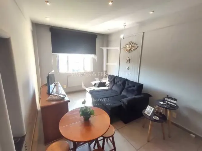 Andaraí- Rua Paula Brito- Apartamento sala e quarto, 1 vaga no parqueamento.